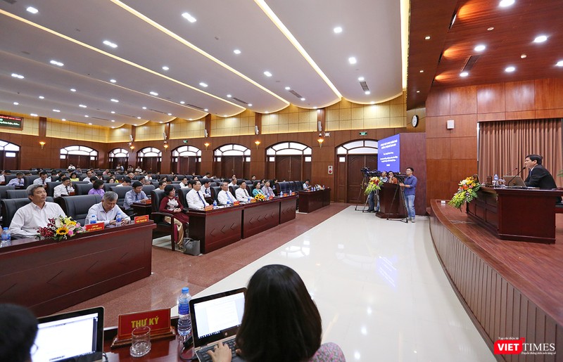 Và điều hành phiên họp Và điều hành phiên họp