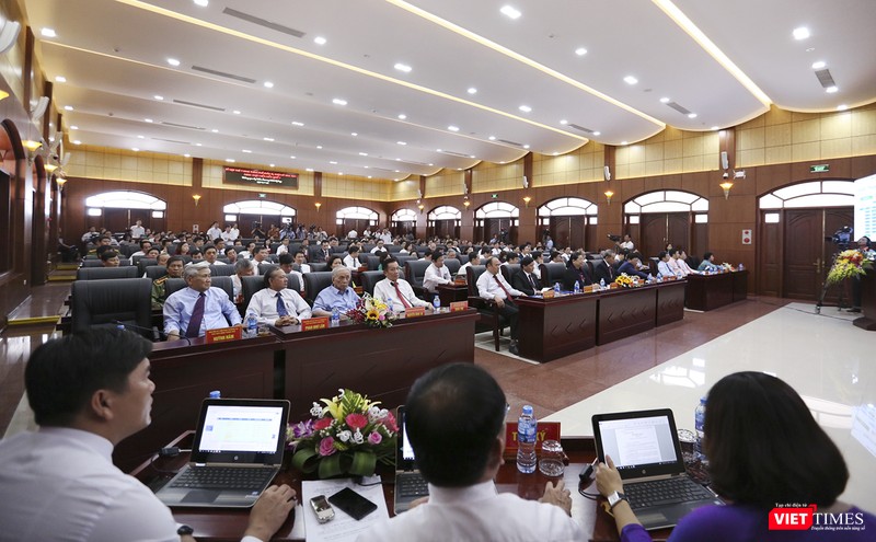 Các đại biểu họp phiên khai mạc Các đại biểu họp phiên khai mạc