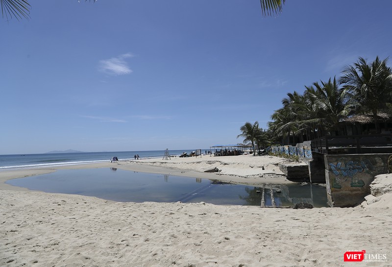 Và cứ vậy, nước thải đổ ra biển