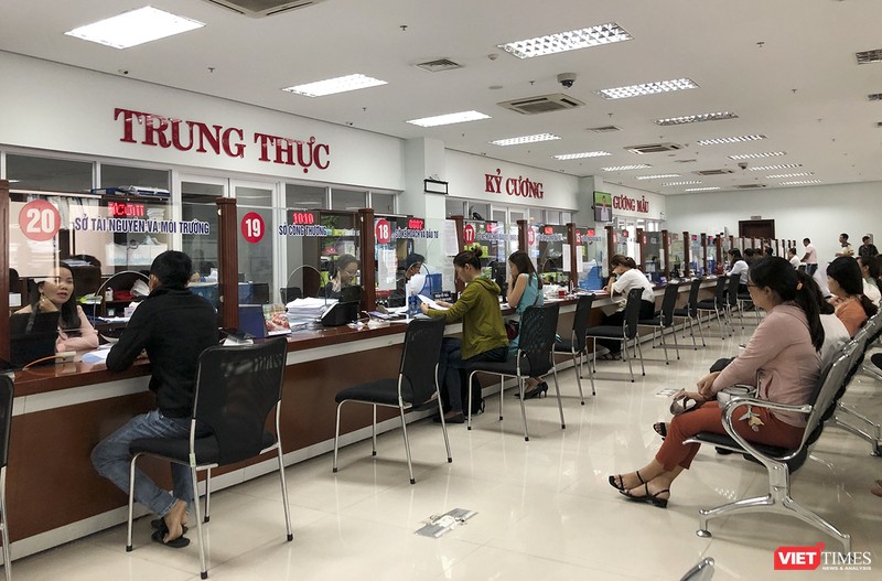 Khu vực Tiếp nhận và Trả kết quả hành chính ở Trung tâm hành chính TP Đà Nẵng.