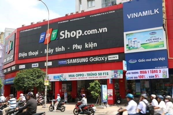 FPT Retail với 2 chuỗi cửa hàng FPT Shop và F Studio sẽ hợp tác với Vinamilk để bán sữa.