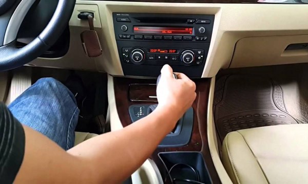 Những thói quen xấu “giết chết” ô tô của bạn ảnh 6