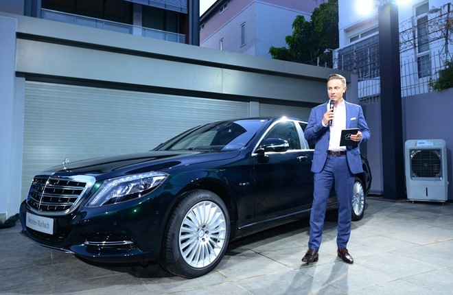 Điểm phân biệt giữa Maybach S400 với các phiên bản đàn anh là mâm 19 inch. 