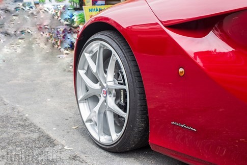 'Hàng độc’ F12 Berlinetta bản độ Dubai duy nhất tại Việt Nam ảnh 2 'Hàng độc’ F12 Berlinetta bản độ Dubai duy nhất tại Việt Nam - ảnh 2