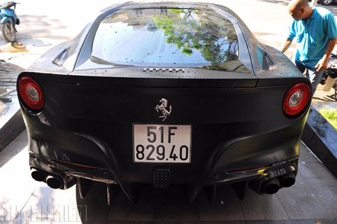 'Hàng độc’ F12 Berlinetta bản độ Dubai duy nhất tại Việt Nam ảnh 10 'Hàng độc’ F12 Berlinetta bản độ Dubai duy nhất tại Việt Nam - ảnh 10