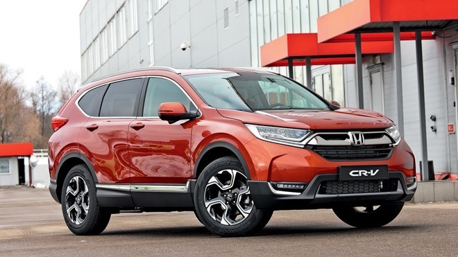 Honda CR-V 2017 được thiết kế lại, ngoại hình hầm hố hơn.