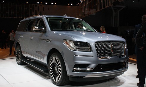 Lincoln Navigator 2018 trình làng tại triển lãm xe hơi đang diễn ra tại New York, Mỹ.