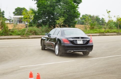 Trải nghiệm từ A-Z các dòng xe Mercedes tại Việt Nam ảnh 4 Trải nghiệm từ A-Z các dòng xe Mercedes tại Việt Nam ảnh 4