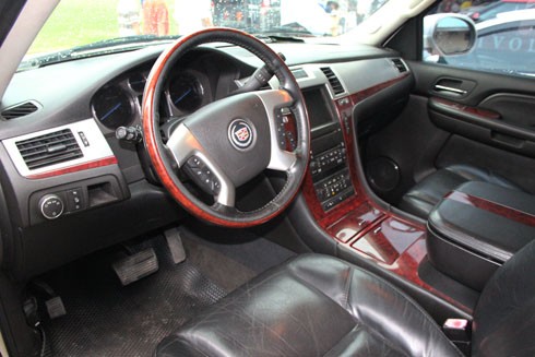 'Khủng long' Cadillac Escalade 2007 giá 1,2 tỷ tại Việt Nam ảnh 5 'Khủng long' Cadillac Escalade 2007 giá 1,2 tỷ tại Việt Nam ảnh 5
