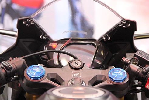 Đồng hồ tốc độ LCD. Đồng hồ tốc độ LCD.