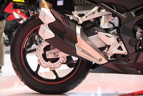 Ống xả kép. Ống xả kép.