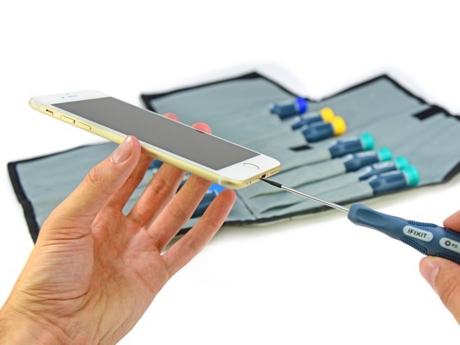 6 mẹo xử lý nhanh “cứu” điện thoại cảm ứng rơi xuống nước ảnh 3 6 mẹo xử lý nhanh “cứu” điện thoại cảm ứng rơi xuống nước ảnh 3