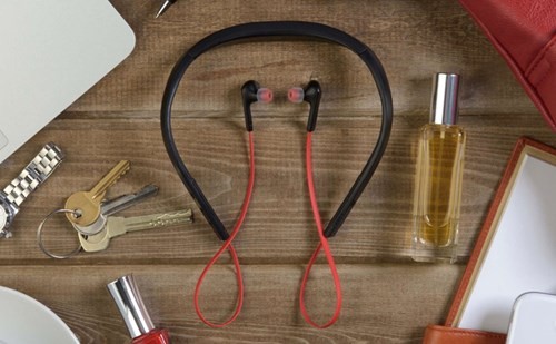 Jabra Halo Smart có thể cho thời lượng đàm thoại rảnh tay lên đến 17 giờ hoặc 15 giờ nghe nhạc không dây. Jabra Halo Smart có thể cho thời lượng đàm thoại rảnh tay lên đến 17 giờ hoặc 15 giờ nghe nhạc không dây.