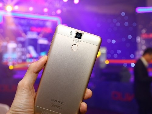 Oukitel K6 Pro an toàn hơn với khả năngchống thấm nước,bảo mật vân tay.