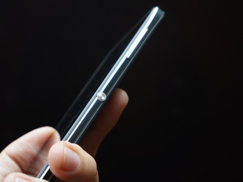 Nút chức năng cho phép mở nhanh các ứng dụng yêu thích hoặc tắt tiếng nếu không muốn làm phiền người khác khi có cuộc gọi đến