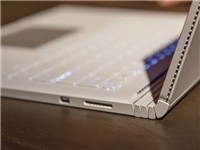 Laptop lai Surface Book 2 lộ diện