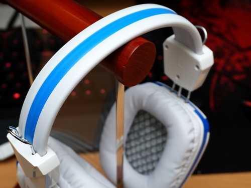 Vòm chụp đầu được bọc cao su mềm cẩn thận. Vòm chụp đầu được bọc cao su mềm cẩn thận.