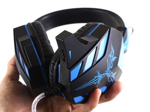 Nút chức năng điều tiết âm lượng tích hợp ngay trên micro.