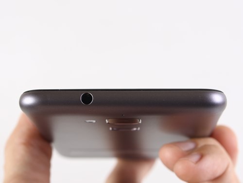 Cận cảnh smartphone Asus ZenFone 3 Max ảnh 10