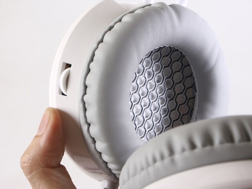 Nút tùy chỉnh âm lượng tích hợp ngay tr Nút tùy chỉnh âm lượng tích hợp ngay tr