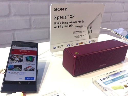 Khách hàng đặt trước Sony Xperia XZ sẽ được tặng kèm loa di động. Khách hàng đặt trước Sony Xperia XZ sẽ được tặng kèm loa di động.