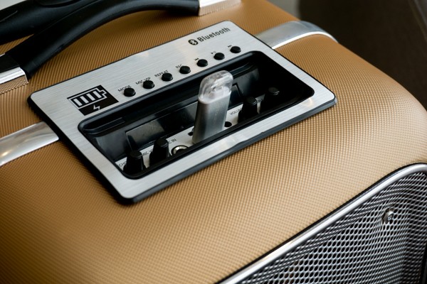 Cận cảnh loa vali hỗ trợ karaoke Soundmax M-6 ảnh 9