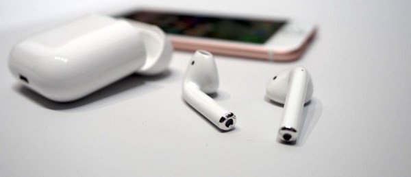Apple trễ hẹn mở bán tai nghe AirPods ảnh 1 Apple trễ hẹn mở bán tai nghe AirPods ảnh 1