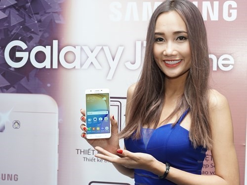 Điện thoại thông minh Samsung Galaxy J7 Prime