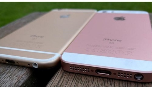 Cũng có thể xem iPhone SE như là một chiếc iPhone 6S được thu nhỏ kích thước. Cũng có thể xem iPhone SE như là một chiếc iPhone 6S được thu nhỏ kích thước.