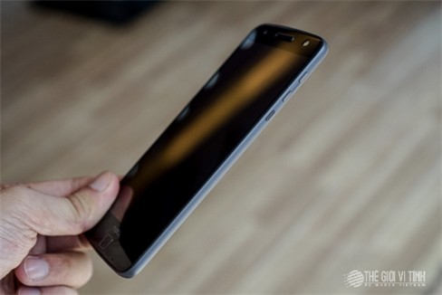 Cận cảnh Moto Z