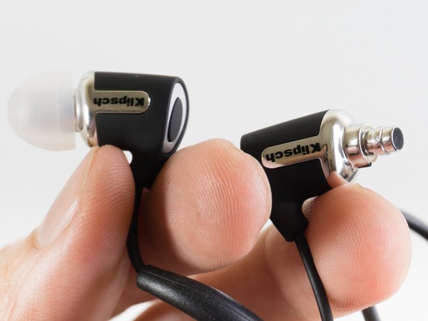 Klipsch R6 In-ear Bluetooth cũng cung cấp sẵn các tùy chọn kích cỡ đệm silicon đa dạng để người dùng lựa chọn. Klipsch R6 In-ear Bluetooth cũng cung cấp sẵn các tùy chọn kích cỡ đệm silicon đa dạng để người dùng lựa chọn.