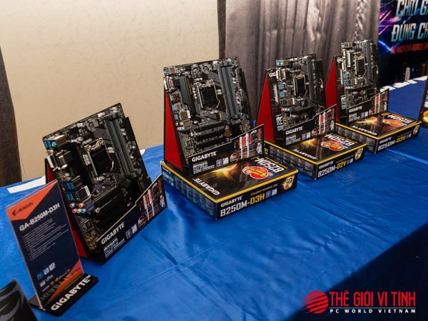 Một số bo mạch chủ Gigabyte 200-series. Một số bo mạch chủ Gigabyte 200-series.