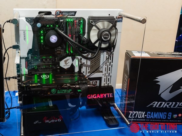 PC dùng bo mạch chủ AORUS và tản nhiệt chất lỏng. PC dùng bo mạch chủ AORUS và tản nhiệt chất lỏng.