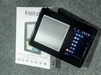 Máy tính bảng Blitab có mức giá khoảng 500 USD, có thể hiển thị chữ Braille cho người khiếm thị. Máy tính bảng Blitab có mức giá khoảng 500 USD, có thể hiển thị chữ Braille cho người khiếm thị.