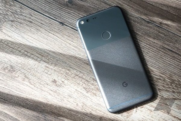 Google Pixel và Pixel XL bị tố dính lỗi tự ngắt kết nối Bluetooth.