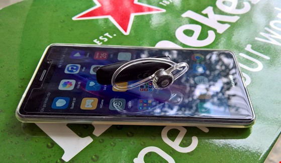 Biến tai nghe bluetooth thành nút bấm chụp ảnh từ xa ảnh 1 Biến tai nghe bluetooth thành nút bấm chụp ảnh từ xa ảnh 1