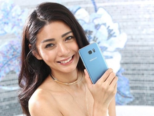 Samsung Galaxy S7 Edge phiên bản màu xanh Blue Coral.
