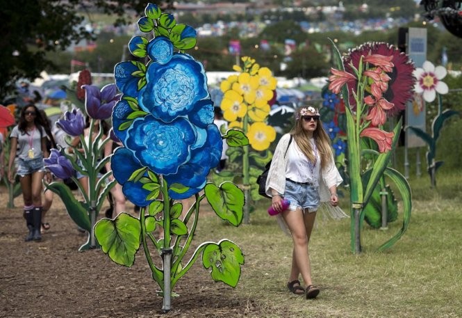 Không khí nhộn nhịp tại lễ hội âm nhạc Glastonbury 2015 - Ảnh: nyt