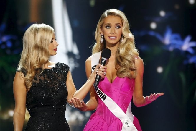 Hoa hậu Jordan trong phần thi ứng xử - Ảnh: Reuters