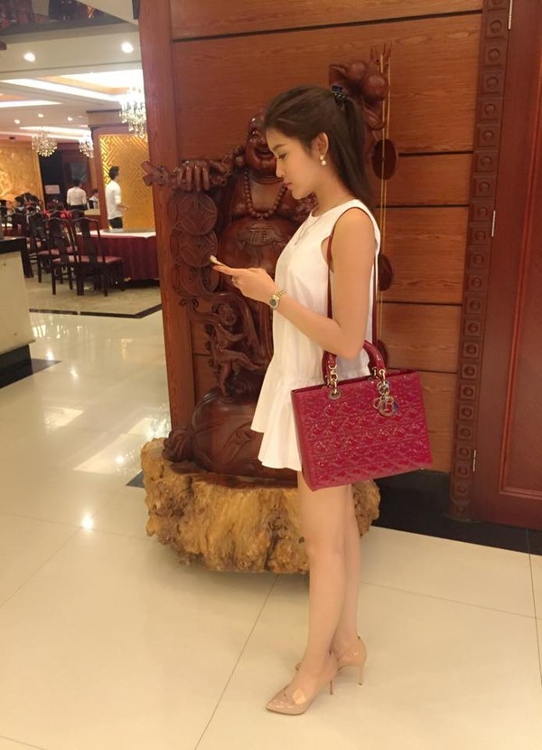 Hoa hậu - Á hậu Việt: Những tay chơi hàng hiệu kín tiếng ảnh 20