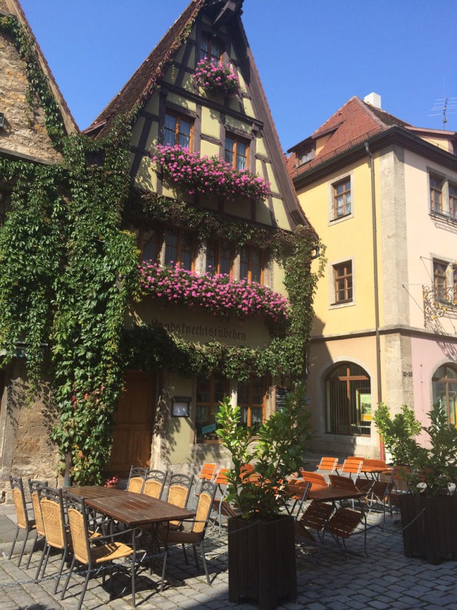 Ô cửa sổ thơ mộng ở Rothenburg - Ảnh: wordpress Ô cửa sổ thơ mộng ở Rothenburg - Ảnh: wordpress