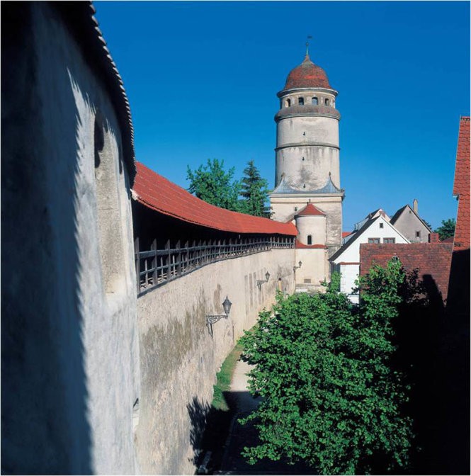 Một đoạn tường thành ở thành phố Nordlingen - Ảnh: wordpress Một đoạn tường thành ở thành phố Nordlingen - Ảnh: wordpress