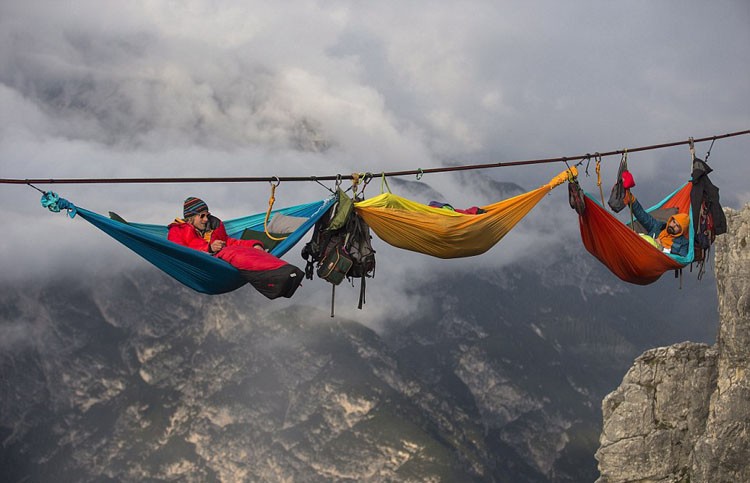 Chùm ảnh về những tín đồ ưa mạo hiểm khiến bạn toát mồ hôi hột ảnh 5