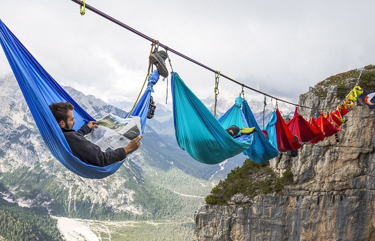 Chùm ảnh về những tín đồ ưa mạo hiểm khiến bạn toát mồ hôi hột ảnh 6