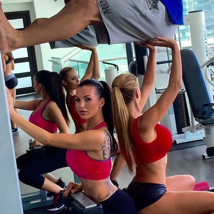 Cuộc sống trác táng của vợ chồng tỉ phú Mỹ với 10 hotgirl nóng bỏng ảnh 9