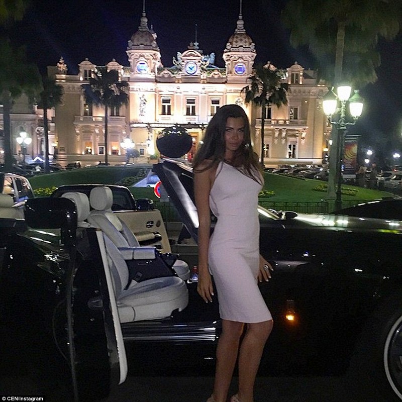 Giới nhà giàu Nga khoe cuộc sống xa hoa, thác loạn ảnh 14 Giới nhà giàu Nga khoe cuộc sống xa hoa, thác loạn ảnh 14