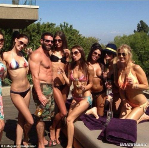 Bilzerian là tay chơi poker chuyên nghiệp