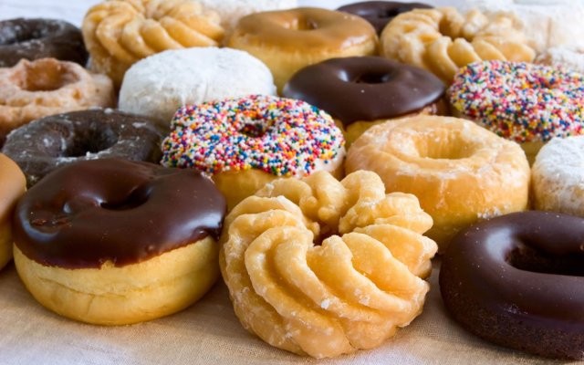 Bạn sẽ bị giảm tuổi thọ nếu dùng 10 loại thực phẩm này thường xuyên ảnh 4 donuts not healthy foods