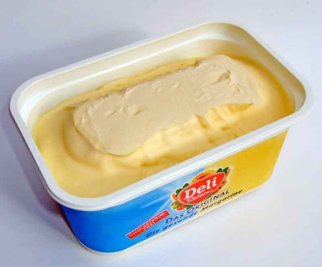 Bạn sẽ bị giảm tuổi thọ nếu dùng 10 loại thực phẩm này thường xuyên ảnh 1 Margarine not healthy