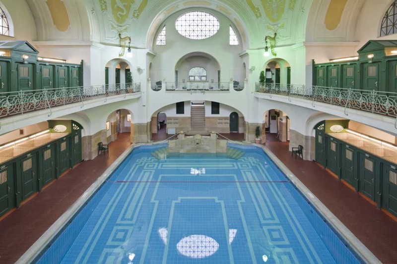 Muller'sches Volksbad được coi là một trong những bể bơi đẹp nhất châu Âu. Ảnh: CNA Muller'sches Volksbad được coi là một trong những bể bơi đẹp nhất châu Âu. Ảnh: CNA